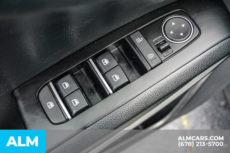 Used 2025 Kia Soul LX w/ LX Technology Package FWD image 45
