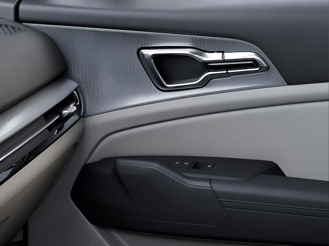 New 2026 Kia Sportage EX w/ EX Panoramic Sunroof Package image 25