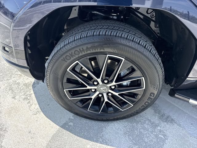 Certified 2025 Lexus GX 550 w/ Cold Area Package AWD/4WD image 10