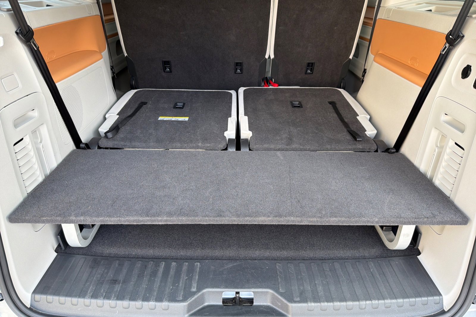 Used 2025 Volkswagen ID. Buzz 1st Edition RWD image 14