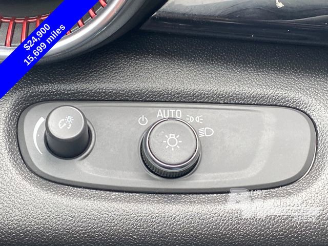 Used 2025 Chevrolet Trax RS image 29