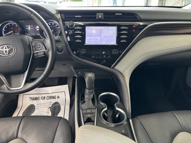 Used 2018 Toyota Camry XLE FWD image 11
