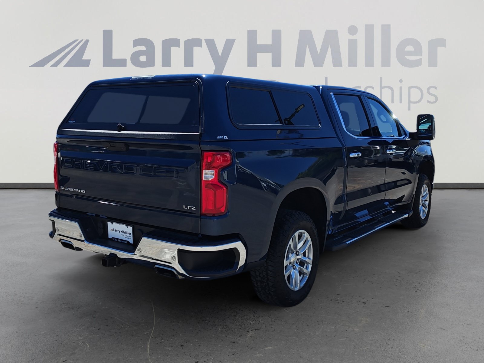 Used 2020 Chevrolet Silverado 1500 LTZ w/ LTZ Plus Package AWD/4WD image 5
