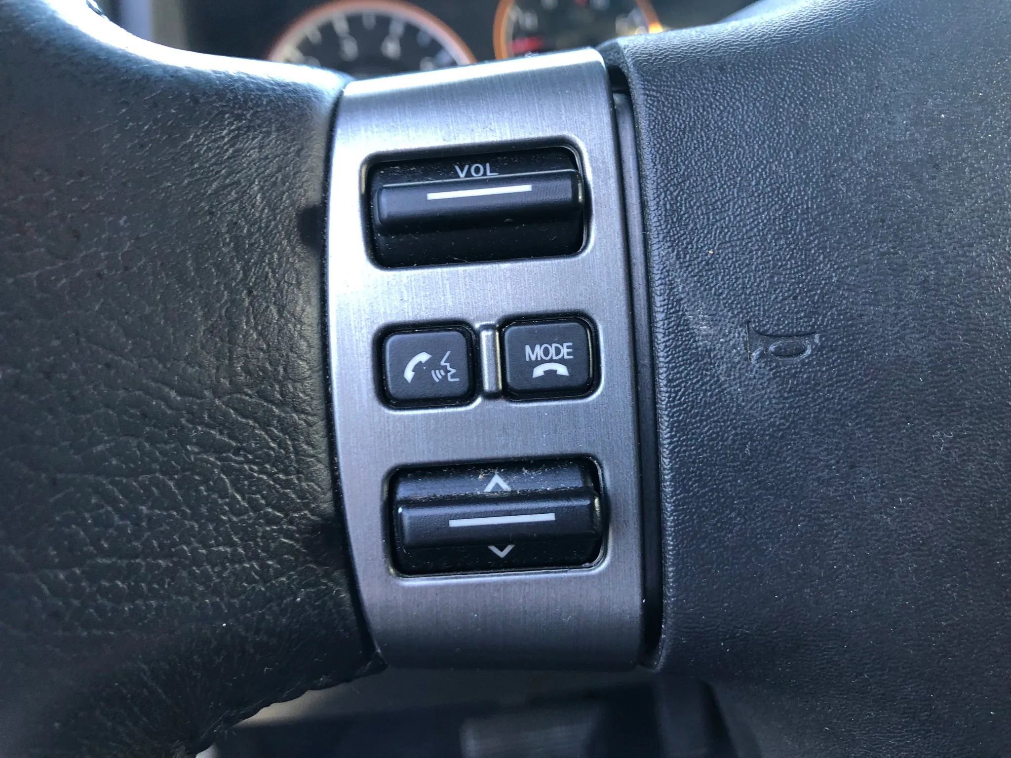 Used 2012 Nissan Titan SV w/ SV Premium Utility Pkg image 26