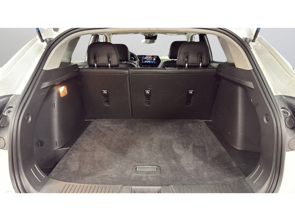 Used 2025 Chevrolet Trax LT w/ LT Convenience Package image 36