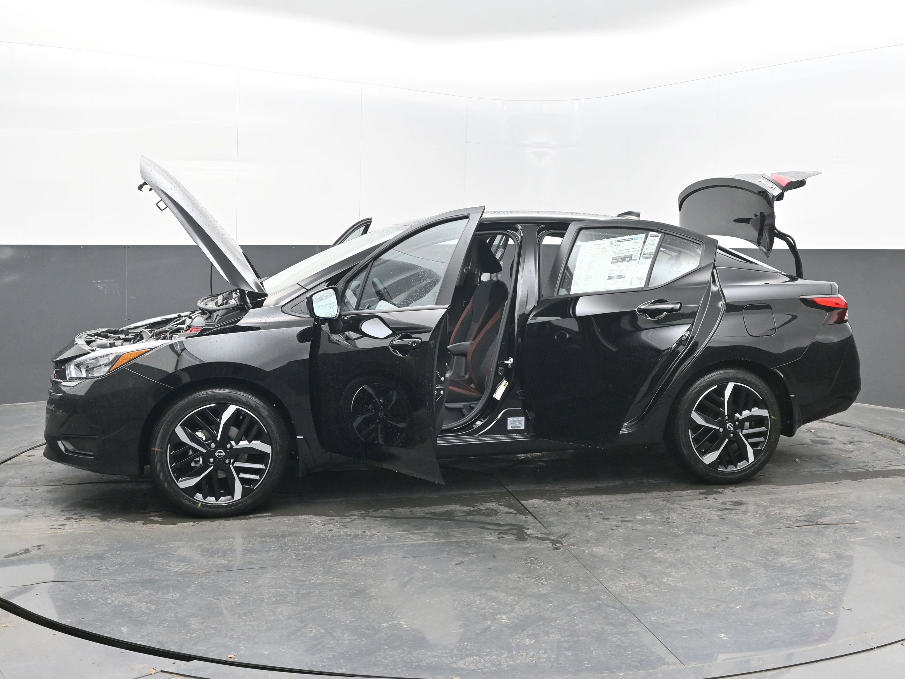 New 2025 Nissan Versa SR image 41