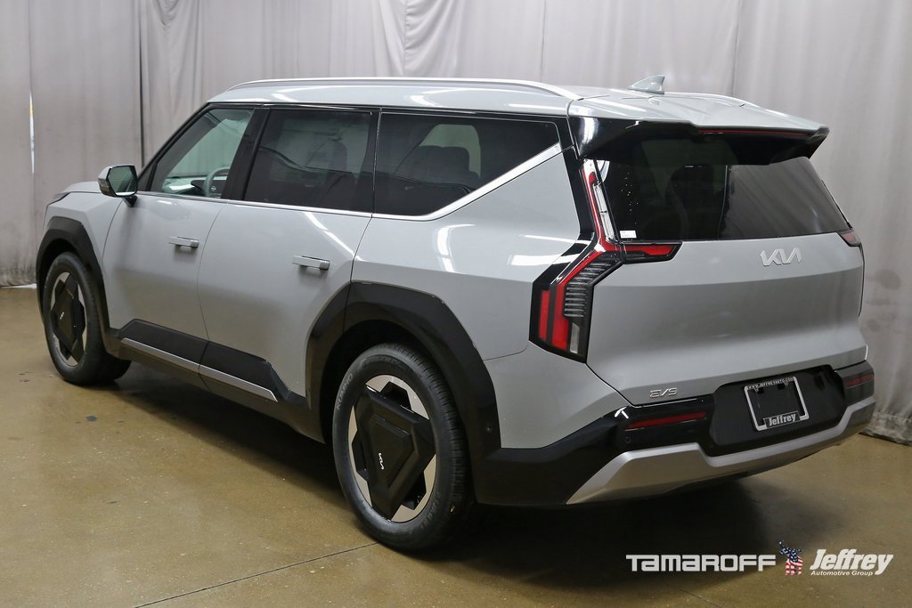 New 2026 Kia EV9 Land image 17