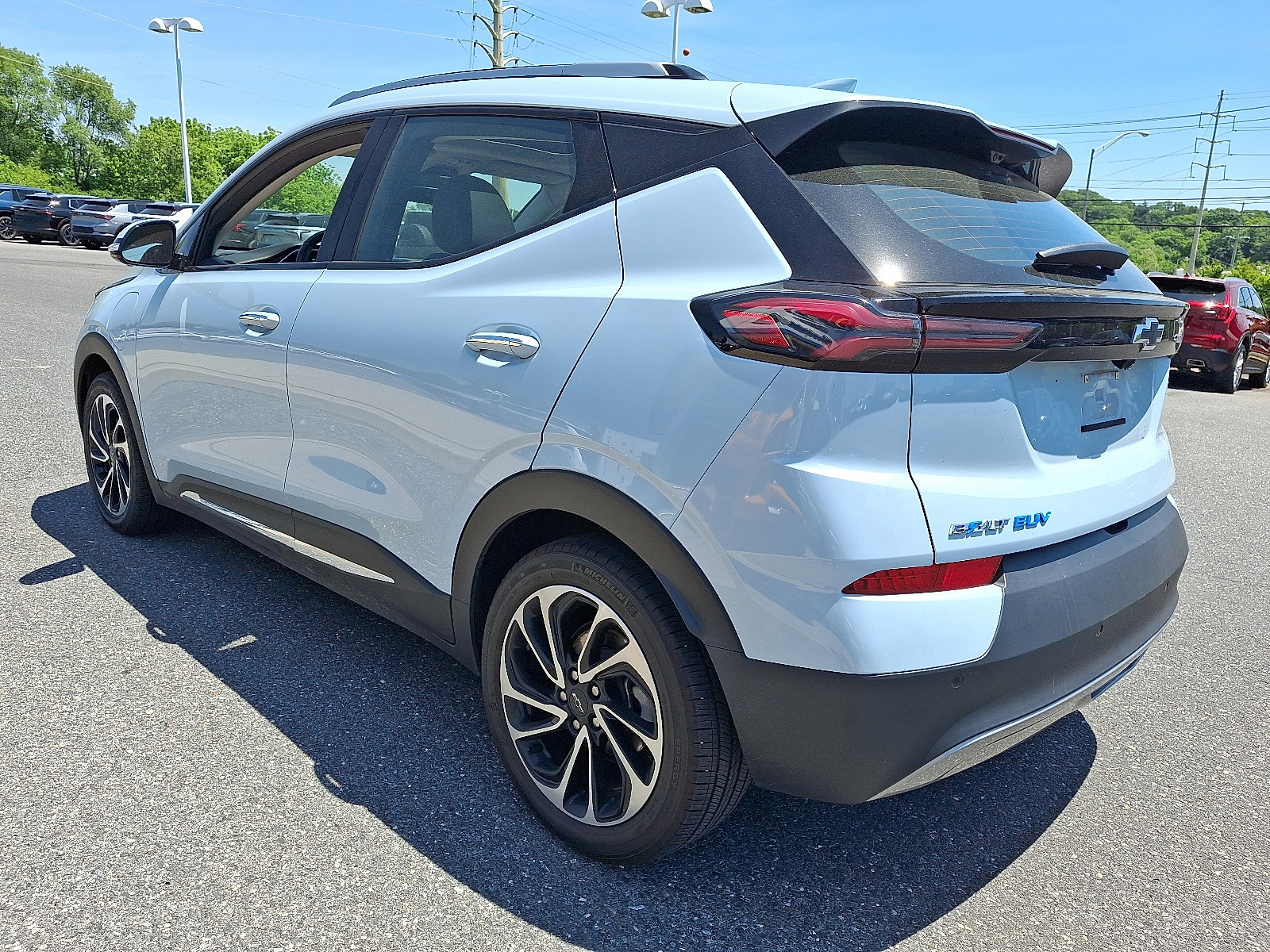 Certified 2023 Chevrolet Bolt EUV Premier w/ Sun & Sound Package FWD image 5