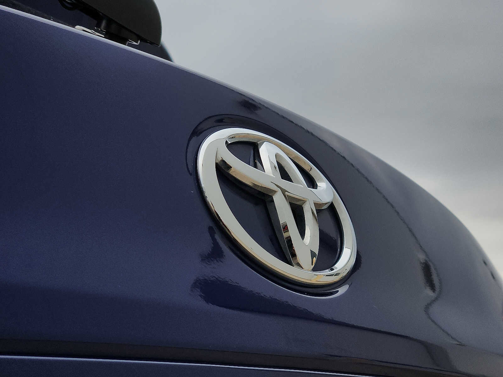 Used 2024 Toyota Corolla Cross XLE image 30