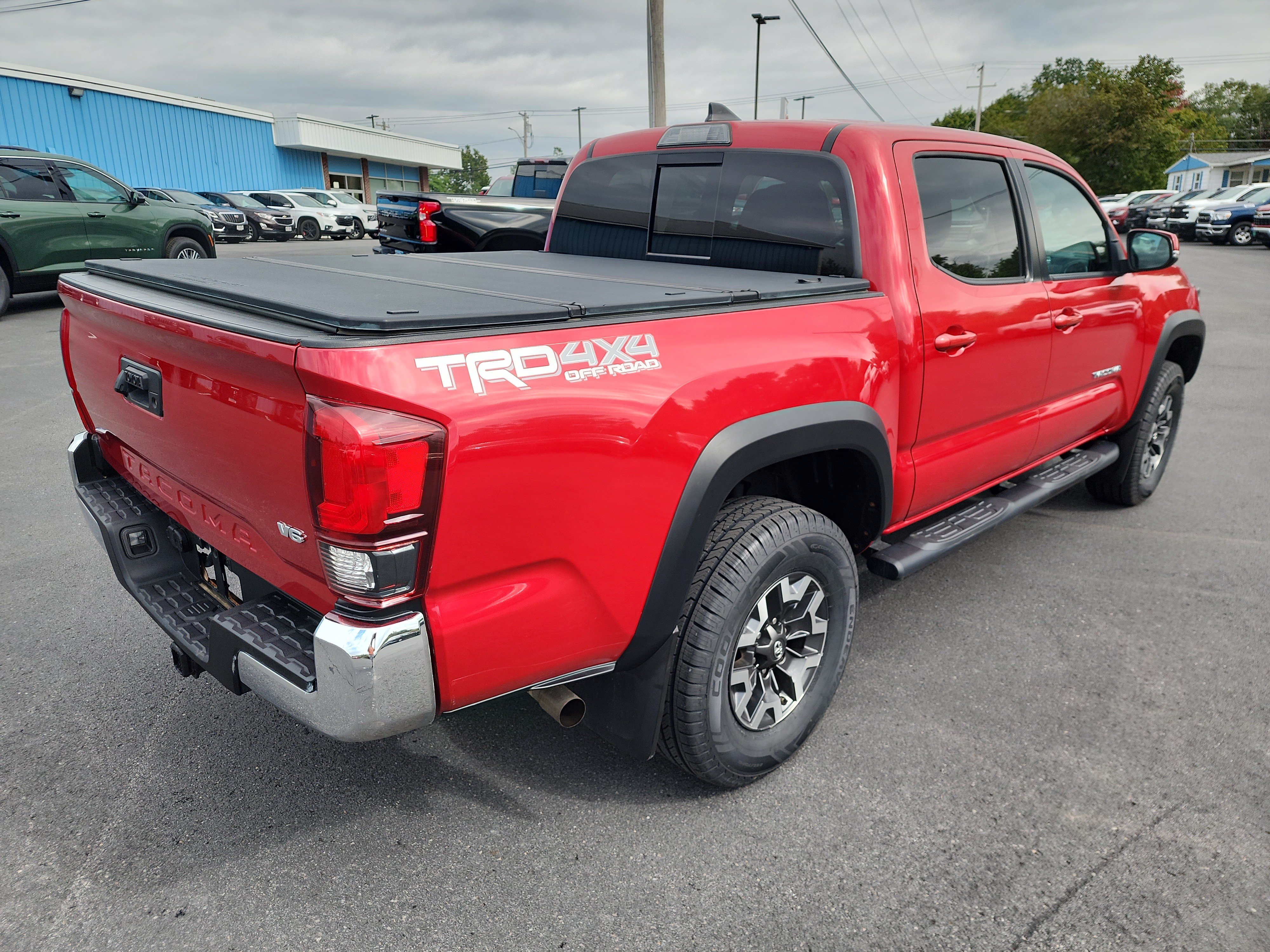 Used 2019 Toyota Tacoma TRD Off-Road AWD/4WD image 8