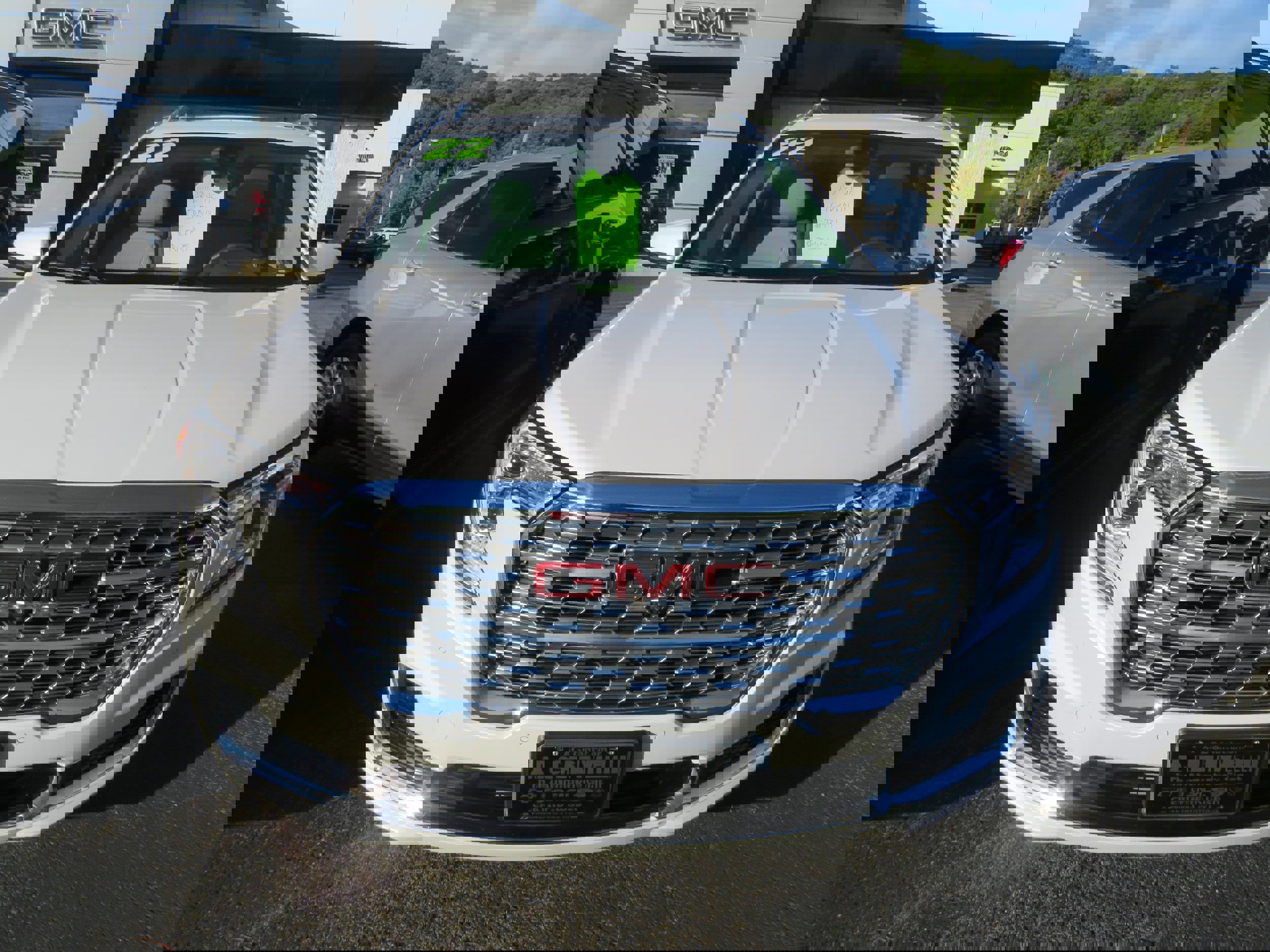 Used 2022 GMC Terrain Denali w/ Denali Premium Package image 2