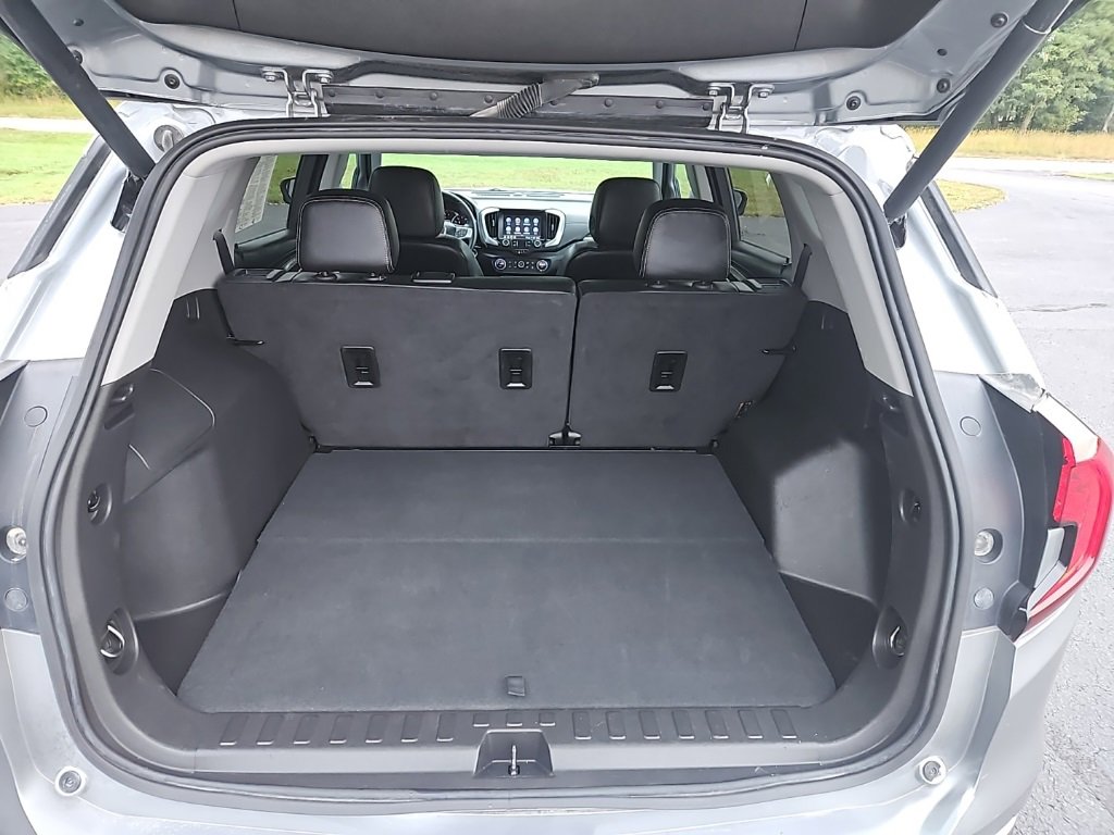 Used 2024 GMC Terrain SLT image 26