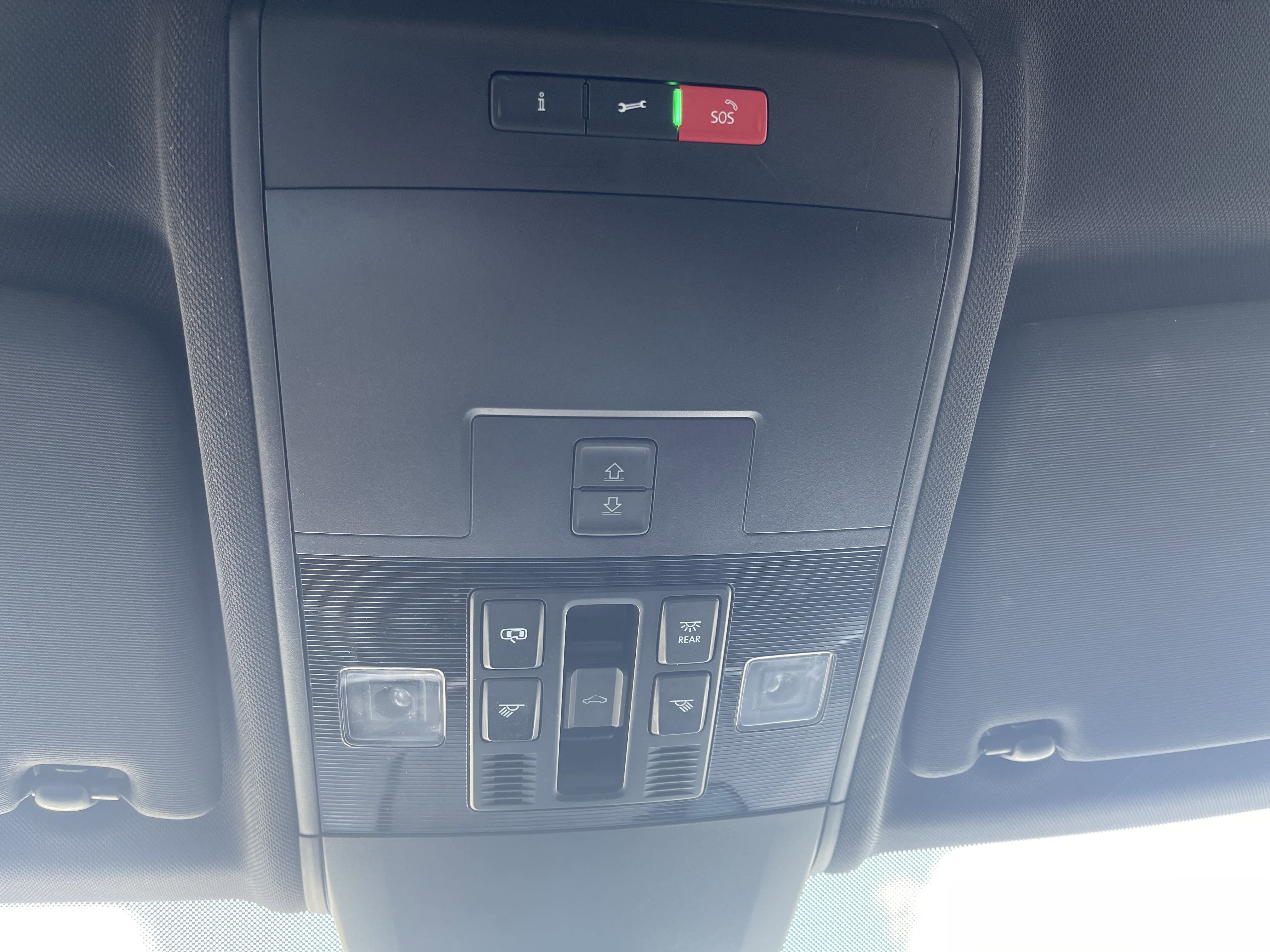 Used 2020 Volkswagen Atlas Cross Sport SEL image 32