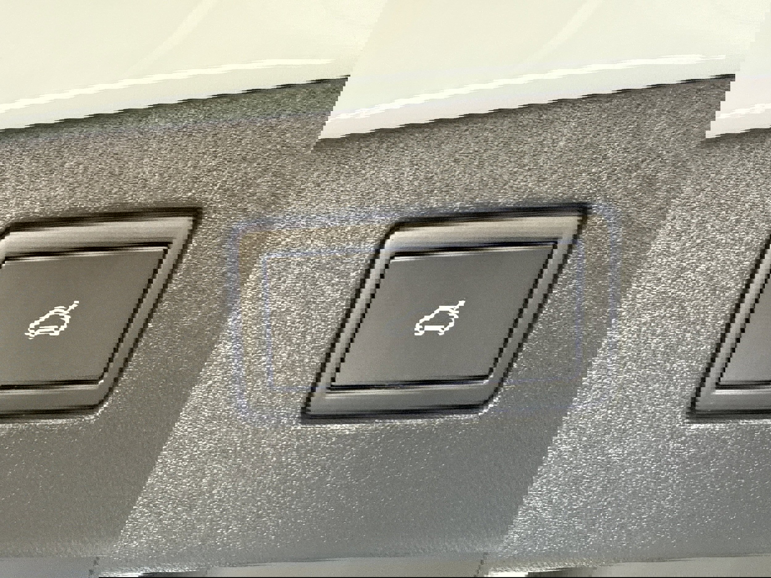 New 2025 Volkswagen Tiguan SE image 23