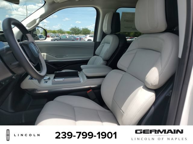 New 2026 Lincoln Navigator L Premier AWD/4WD image 18