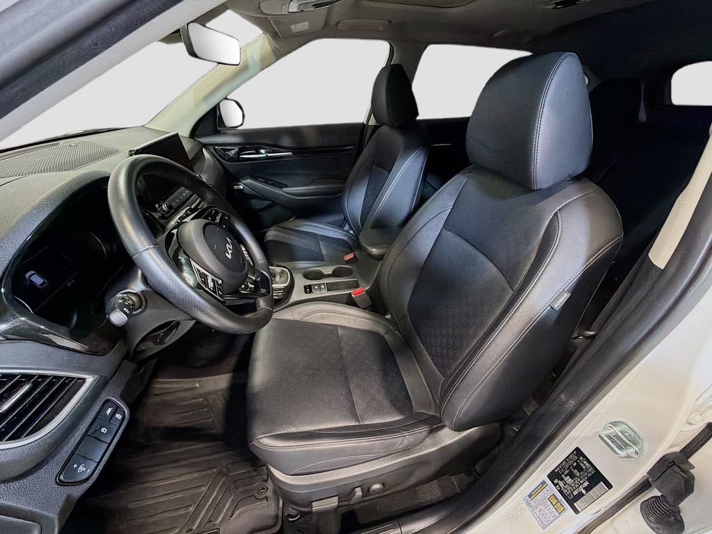 Used 2023 Kia Seltos SX w/ SX Sunroof Package AWD/4WD image 23