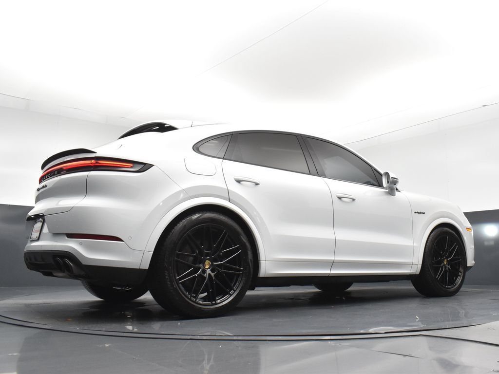 Used 2024 Porsche Cayenne Turbo w/ Premium Package Plus (PP1) AWD/4WD image 25