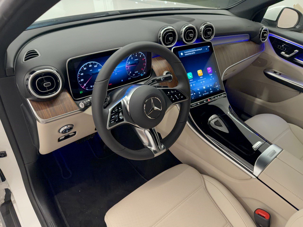 Used 2027 Mercedes-Benz GLC 300 image 4