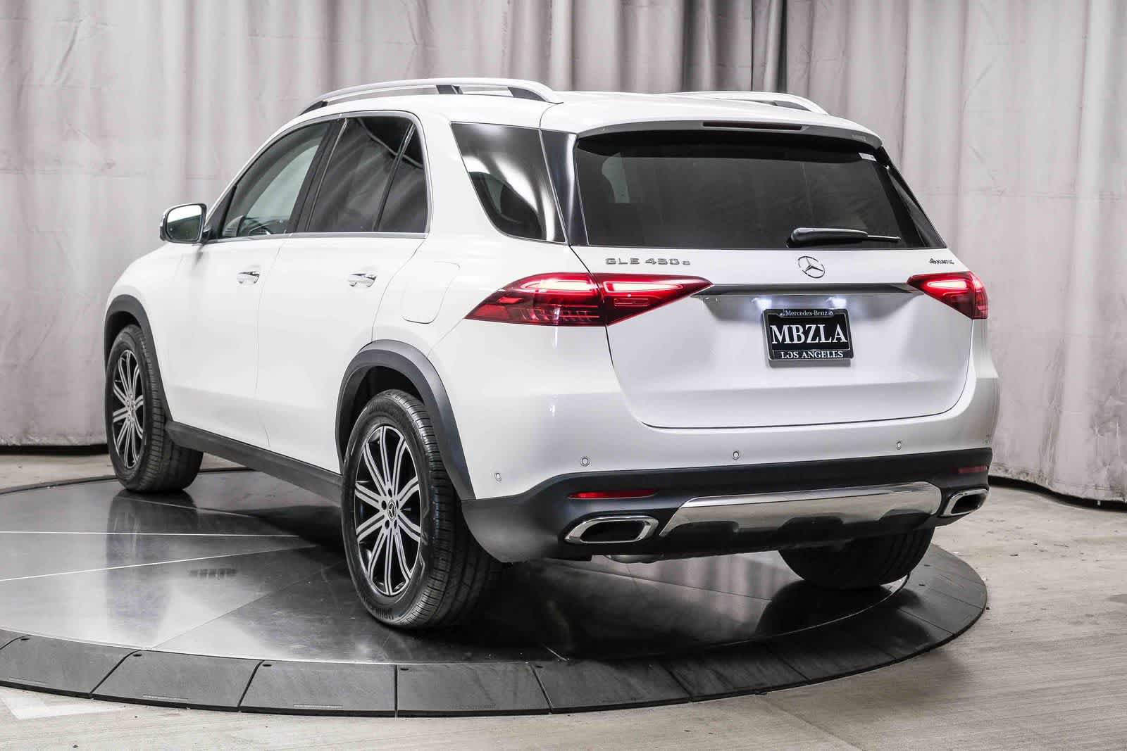 Used 2026 Mercedes-Benz GLE 450e 4MATIC image 2