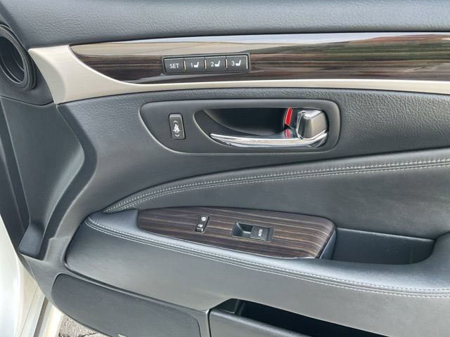 Used 2015 Lexus LS 460 AWD w/ Comfort Package image 20