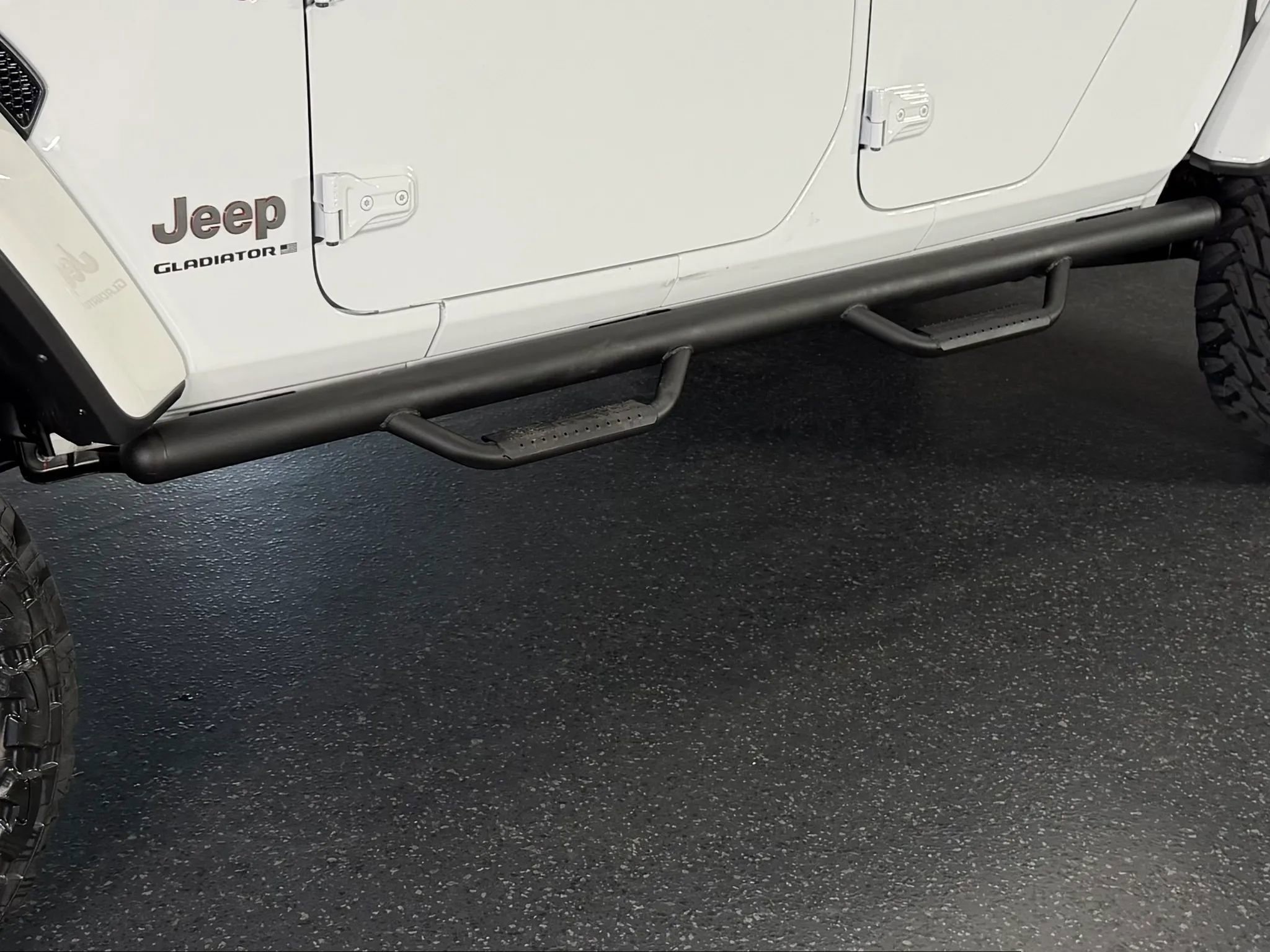 Used 2025 Jeep Gladiator Rubicon w/ Safety Group AWD/4WD image 8