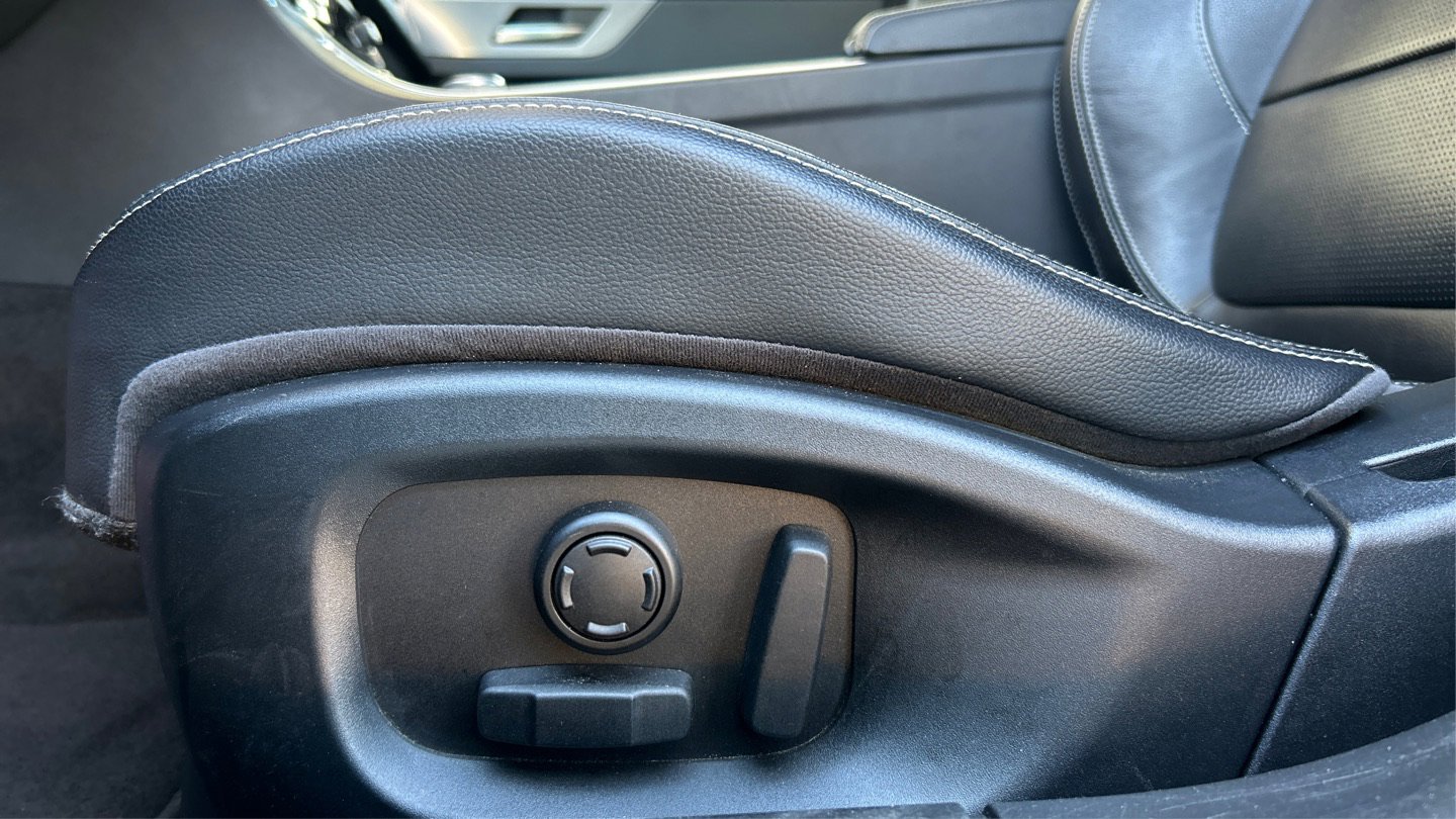 Used 2016 Jaguar XF R-Sport image 41