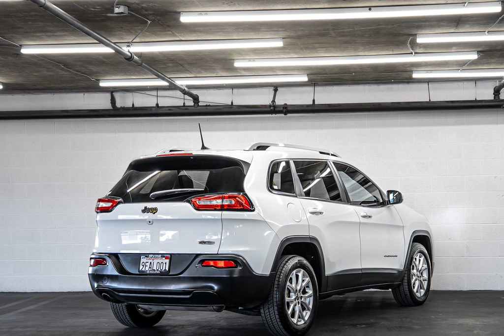 Used 2018 Jeep Cherokee Latitude Plus image 5
