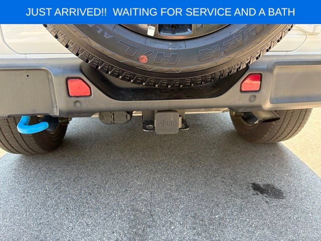 Used 2022 Jeep Wrangler Unlimited Sahara w/ Cold Weather Group AWD/4WD image 6