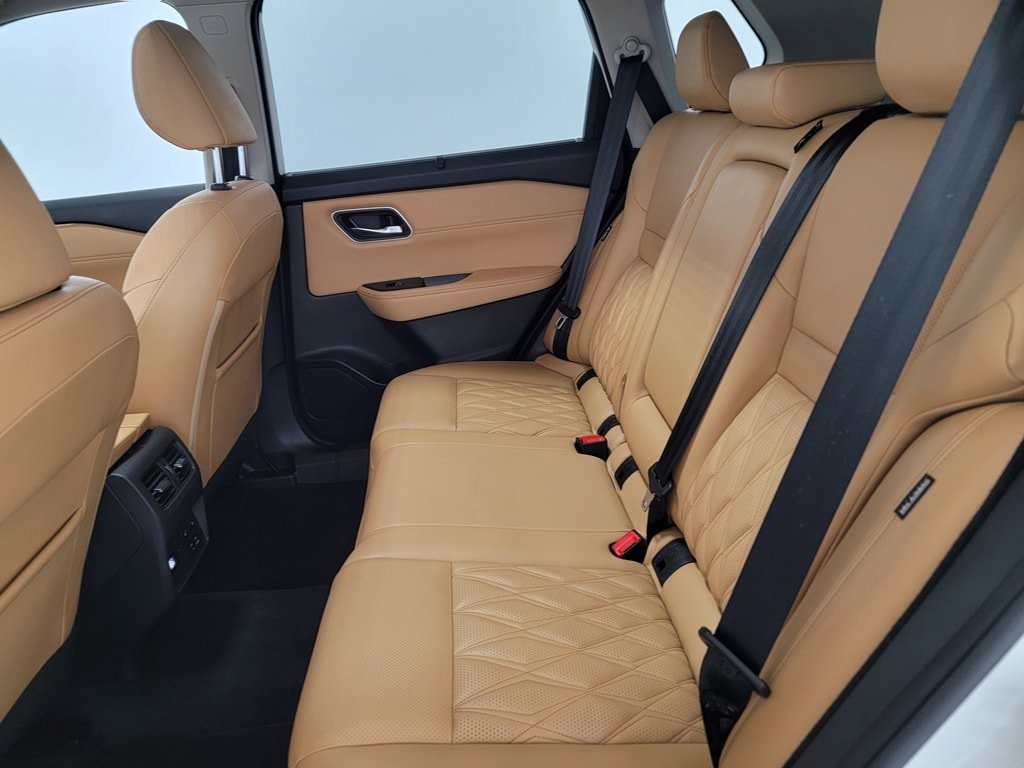 Used 2021 Nissan Rogue Platinum FWD image 13