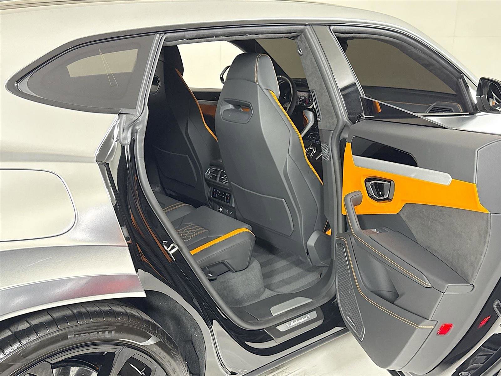 Used 2024 Lamborghini Urus S AWD/4WD image 29