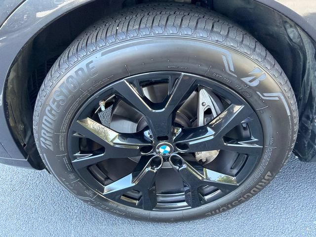 Used 2021 BMW X7 xDrive40i w/ Premium Package AWD/4WD image 11