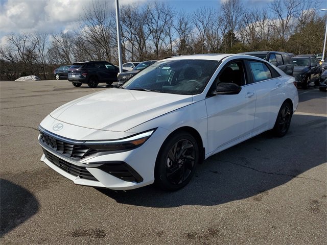 New 2026 Hyundai Elantra SEL Sport image 2