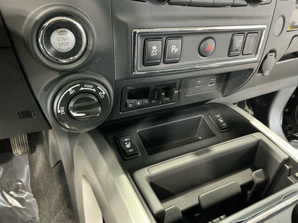 Used 2024 Nissan Titan SV w/ SV Convenience Package image 5