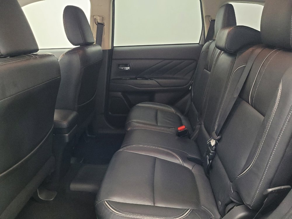 Used 2018 Mitsubishi Outlander SEL image 18