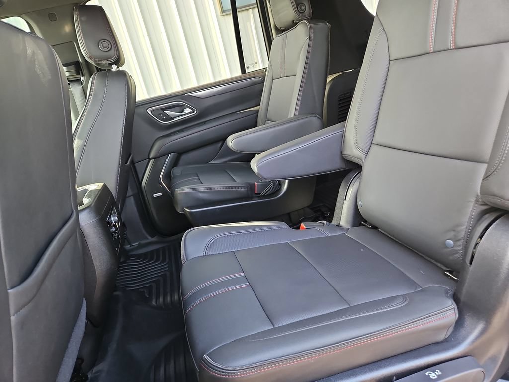 Used 2024 Chevrolet Suburban RST w/ Luxury Package AWD/4WD image 14