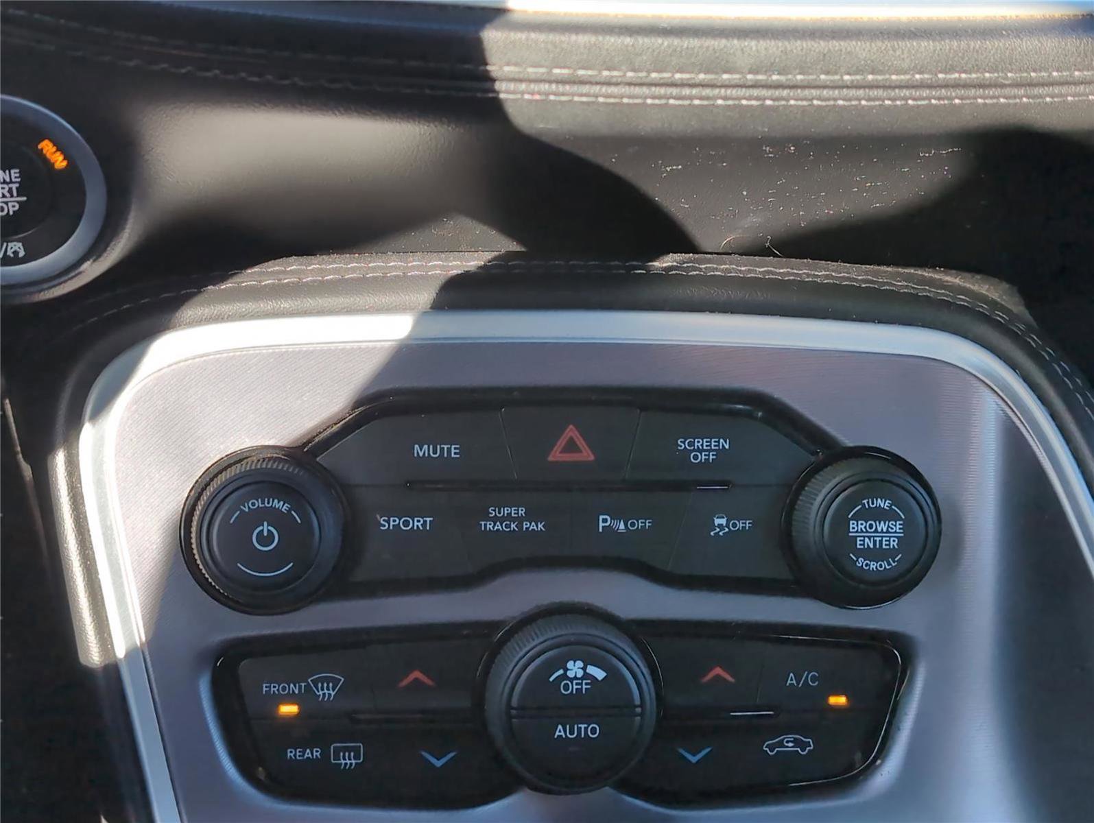 Used 2020 Dodge Challenger R/T w/ Plus Package image 19