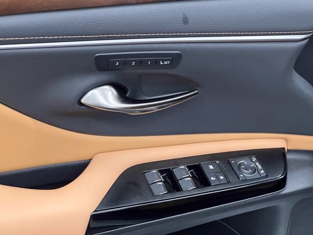 Certified 2024 Lexus ES 350 w/ Premium Package FWD image 10