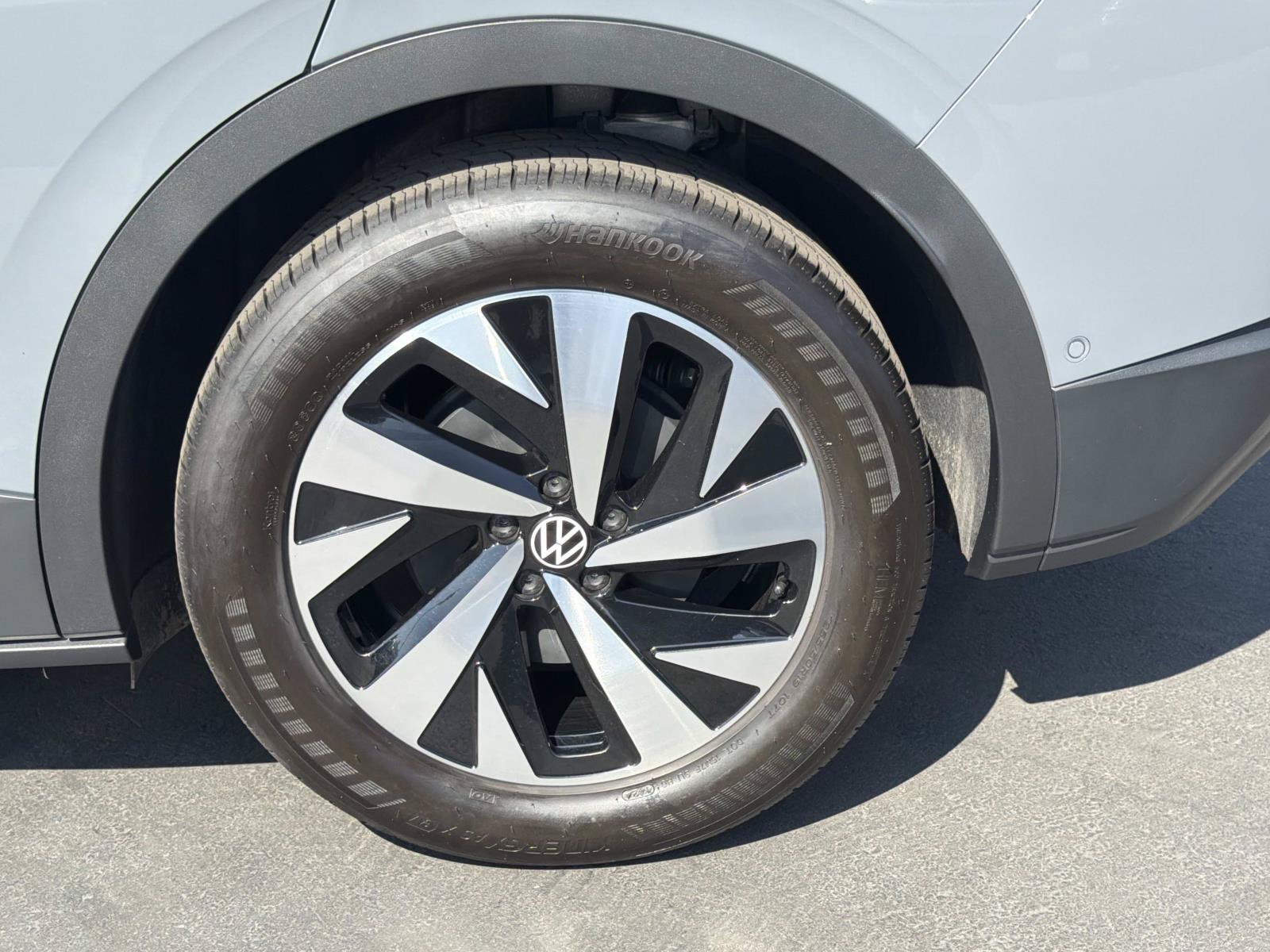 Certified 2025 Volkswagen ID.4 Pro RWD image 6
