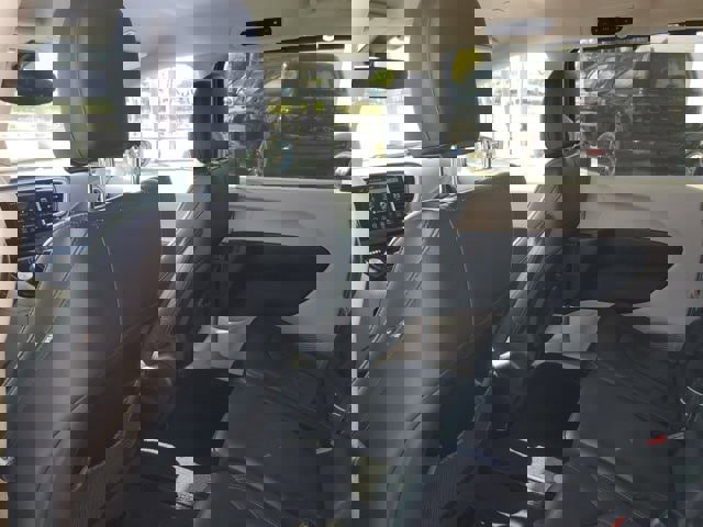 Used 2018 Chrysler Pacifica Touring-L w/ Tire & Wheel Group image 18