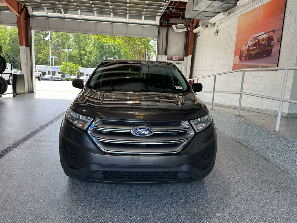 Used 2017 Ford Edge SE FWD image 2