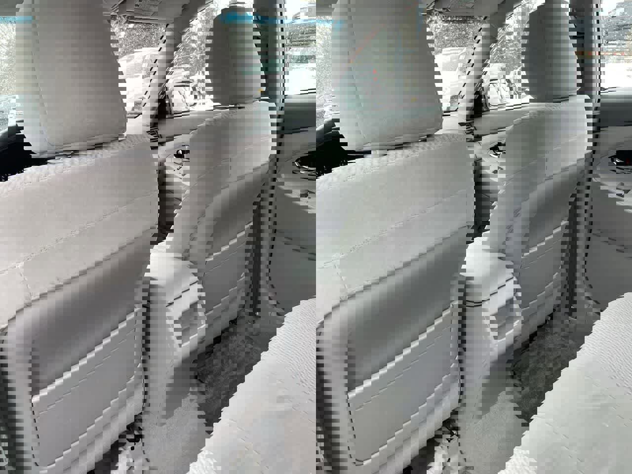 Used 2010 Toyota Camry LE image 19