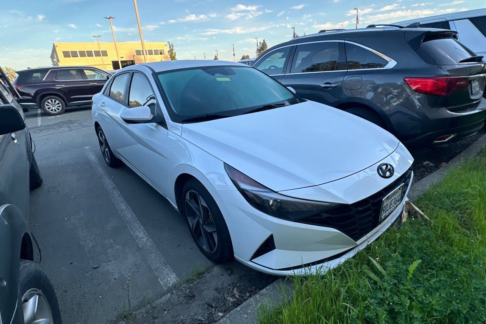 Used 2023 Hyundai Elantra SEL w/ Convenience Package image 2