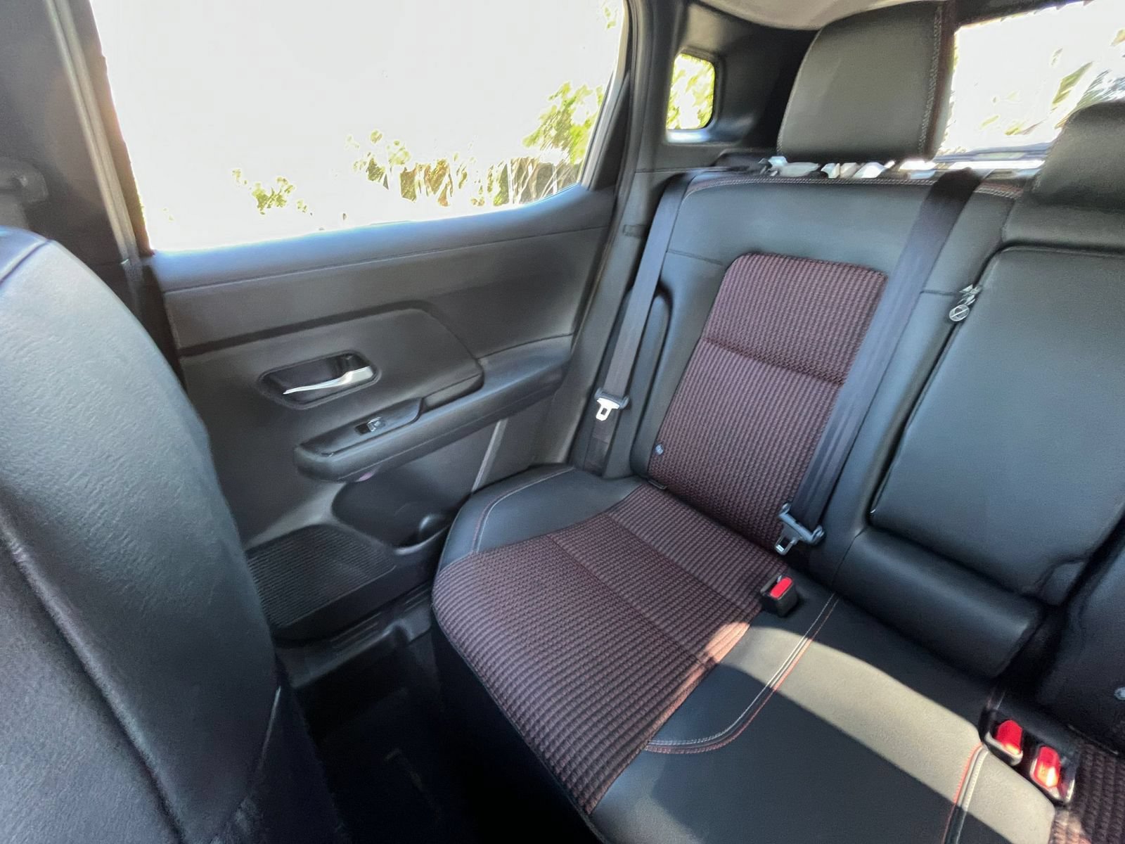 Used 2026 Nissan Kicks SR AWD/4WD image 38