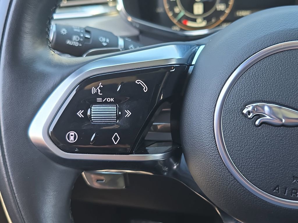 Certified 2025 Jaguar F-PACE R-Dynamic S AWD/4WD image 17