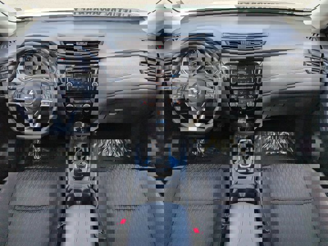 Used 2020 Nissan Rogue SV FWD image 16