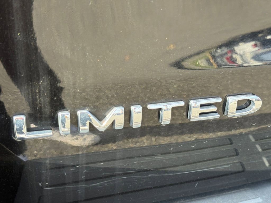 Used 2022 Ford Expedition Limited image 12