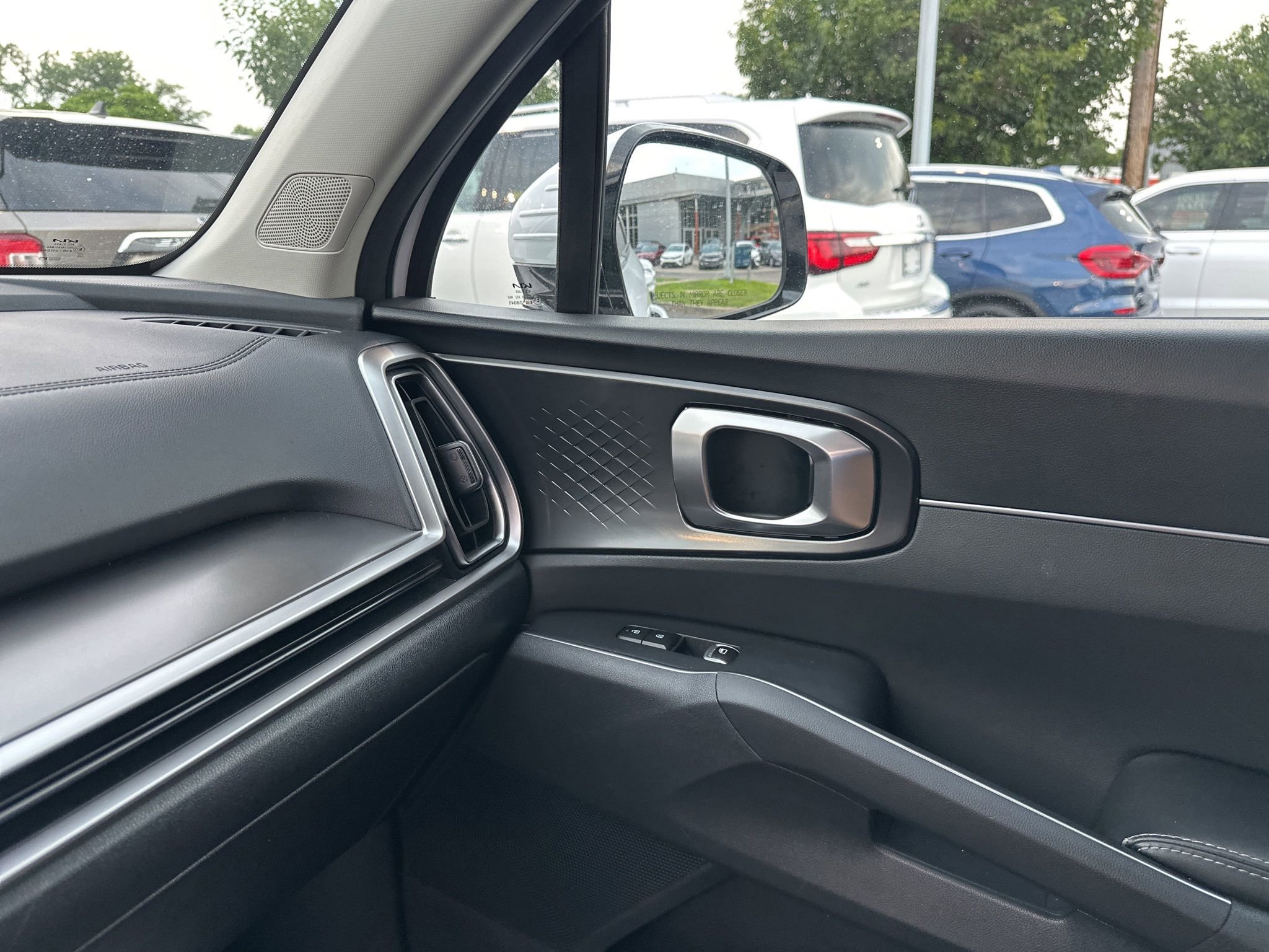 Used 2024 Kia Sorento S image 38