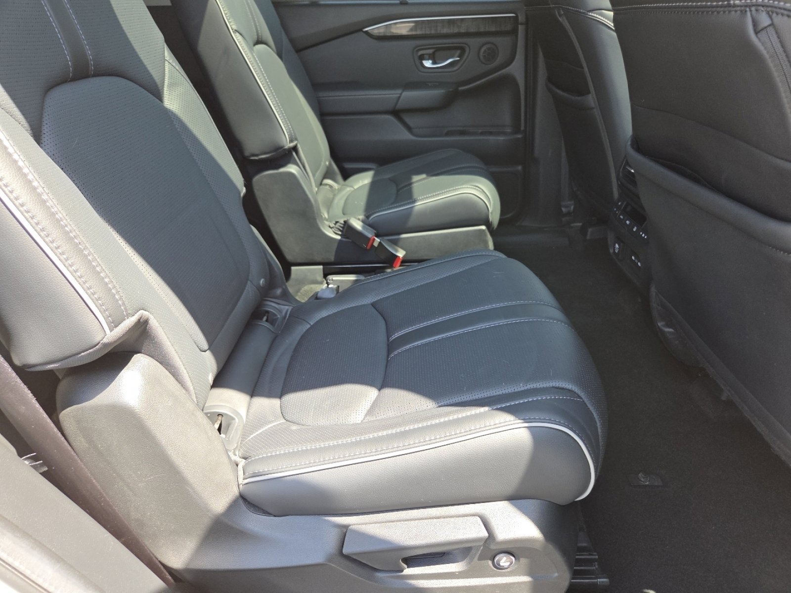 Certified 2024 Honda Pilot Elite image 29