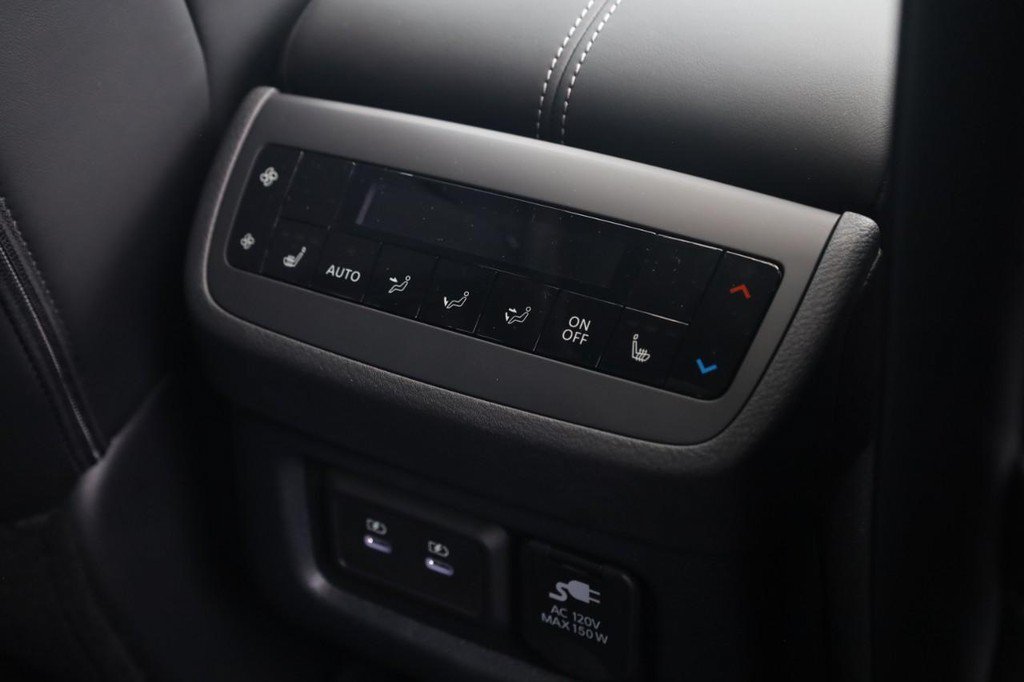 New 2026 Nissan Pathfinder Platinum AWD/4WD image 24