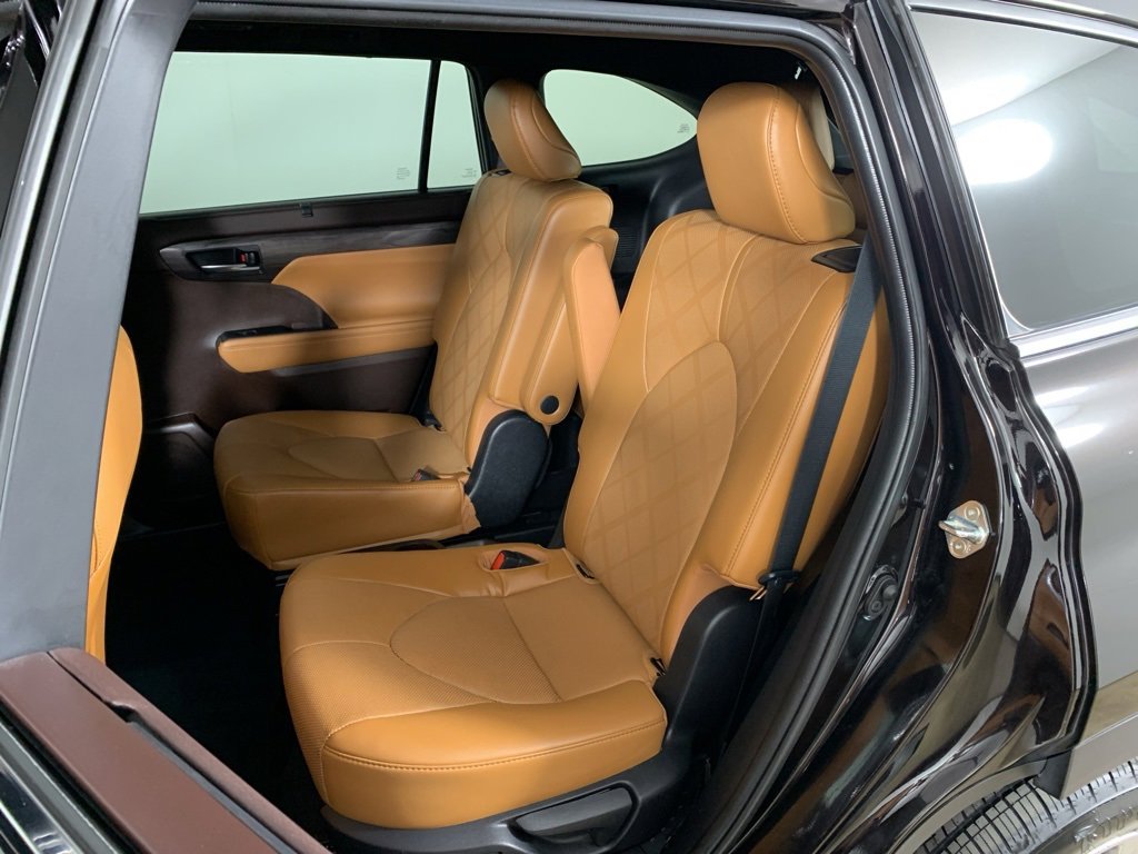 Used 2022 Toyota Highlander Platinum image 29